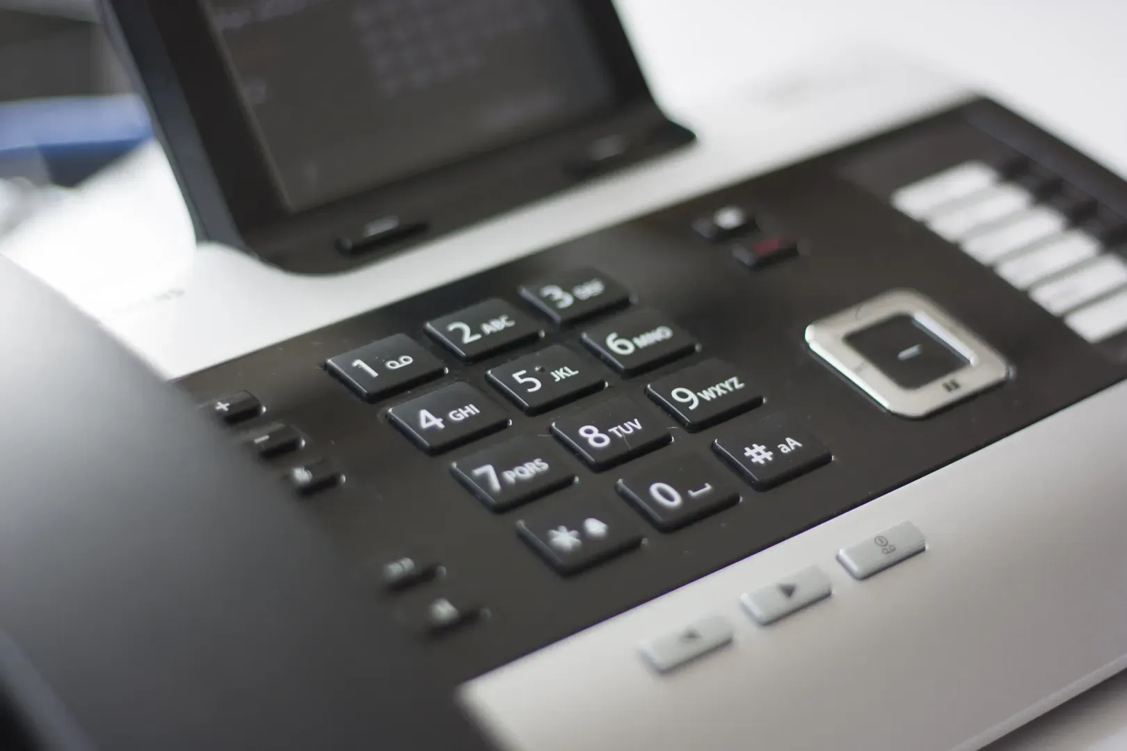 Bliskie ujęcie telefonu stacjonarnego